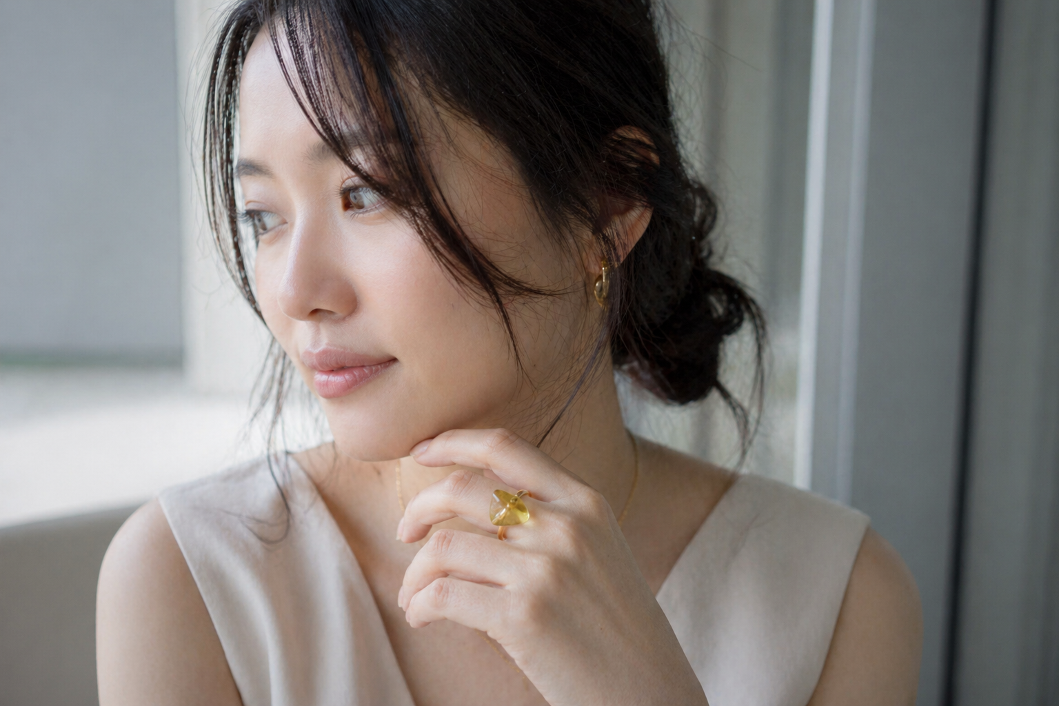 Infinity Citrine Ring in K18 Yellow Gold featuring a hand-cut and artisan-polished natural citrine gemstone, luxury handcrafted statement jewelry