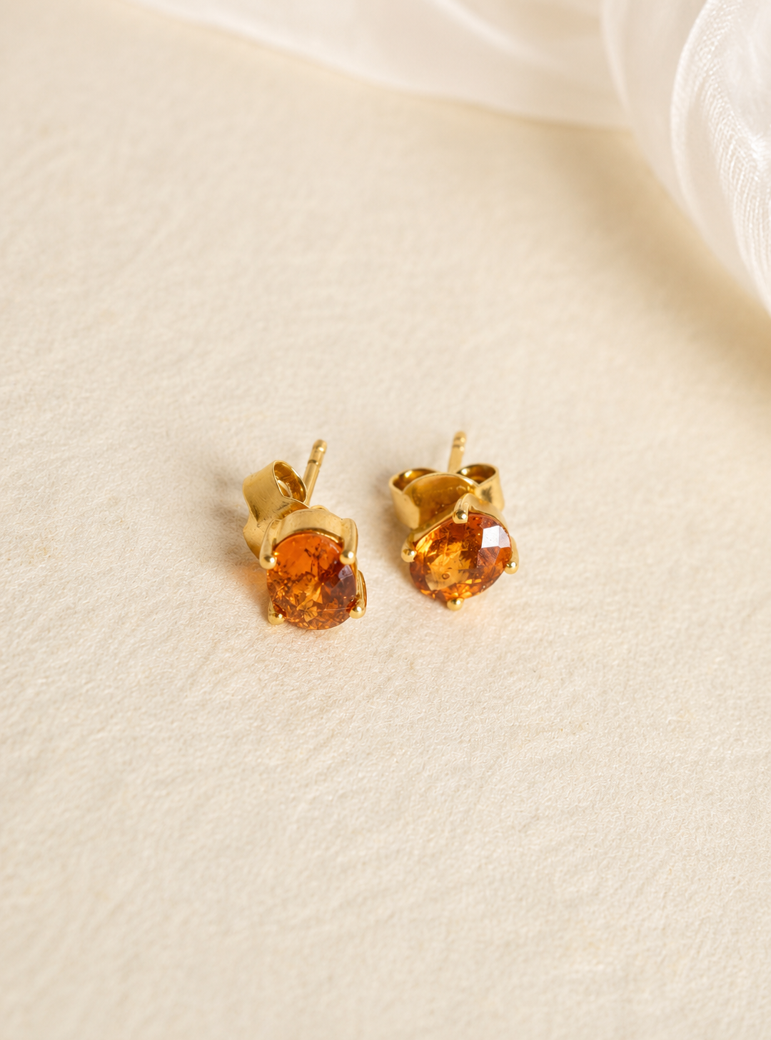 Artisav K18 Yellow Gold Vessonite Garnet Stud Earrings