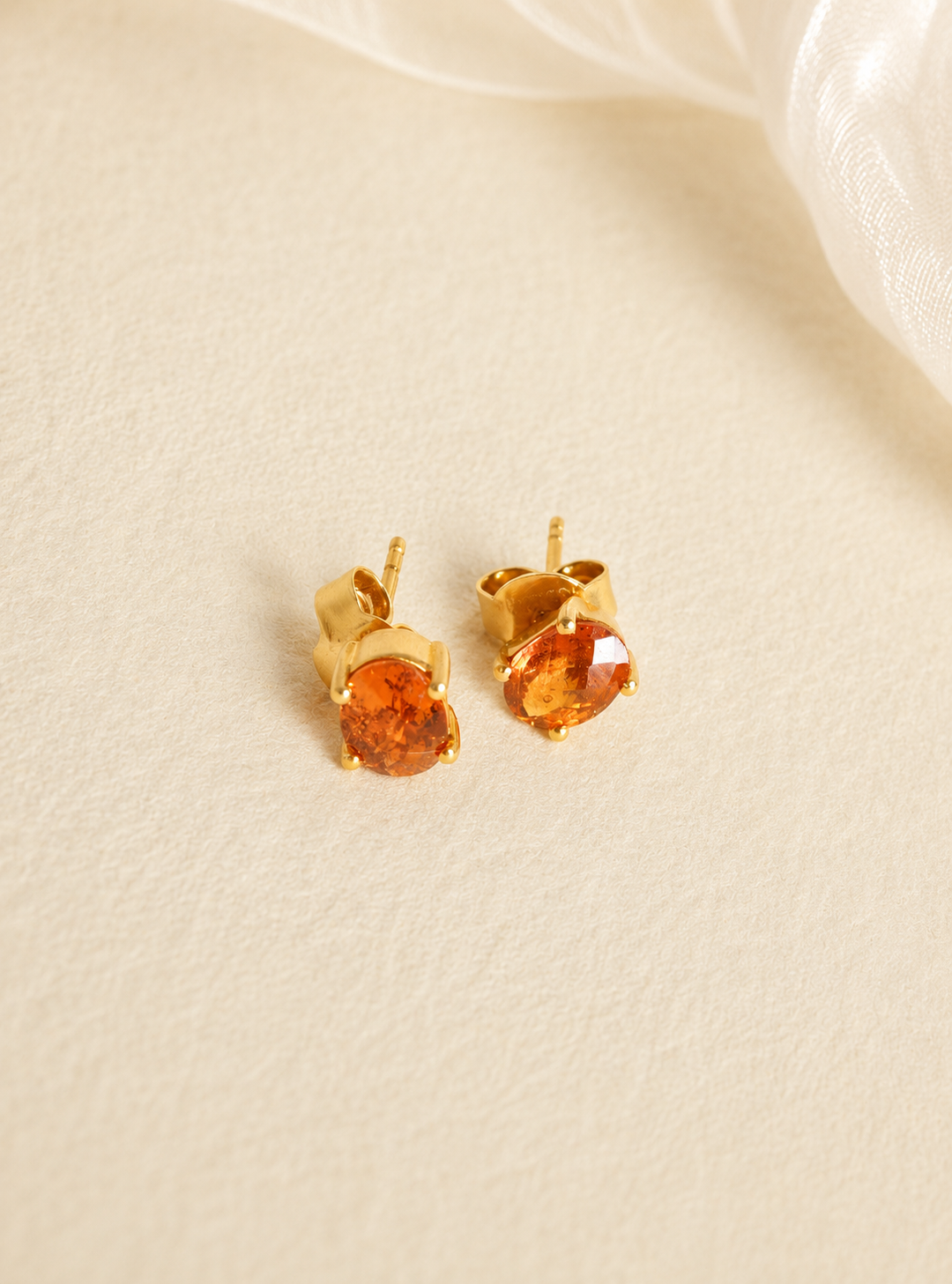 Artisav K18 Yellow Gold Vessonite Garnet Stud Earrings