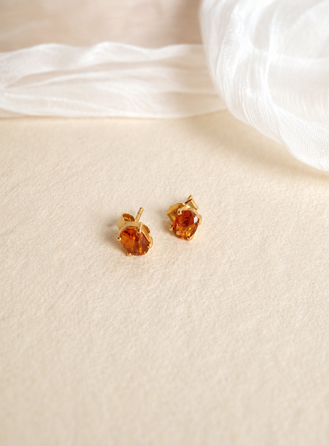Artisav K18 Yellow Gold Vessonite Garnet Stud Earrings