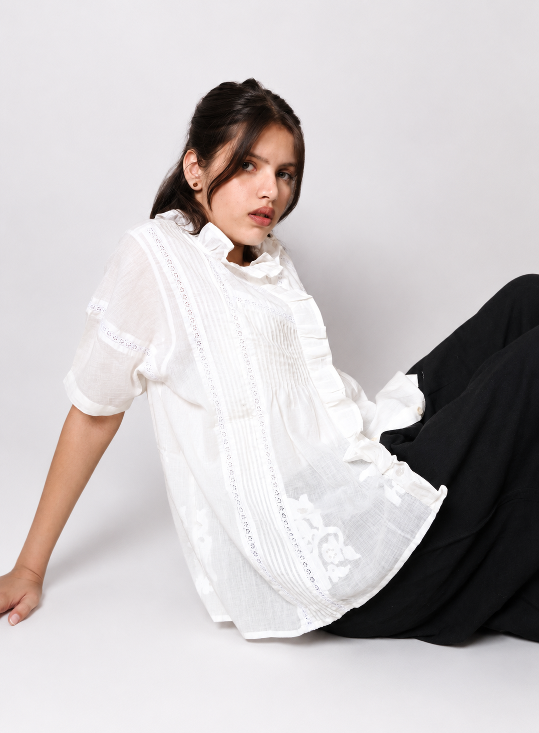 Rio Blouse in White Handwoven Linen with Ruffle Collar
