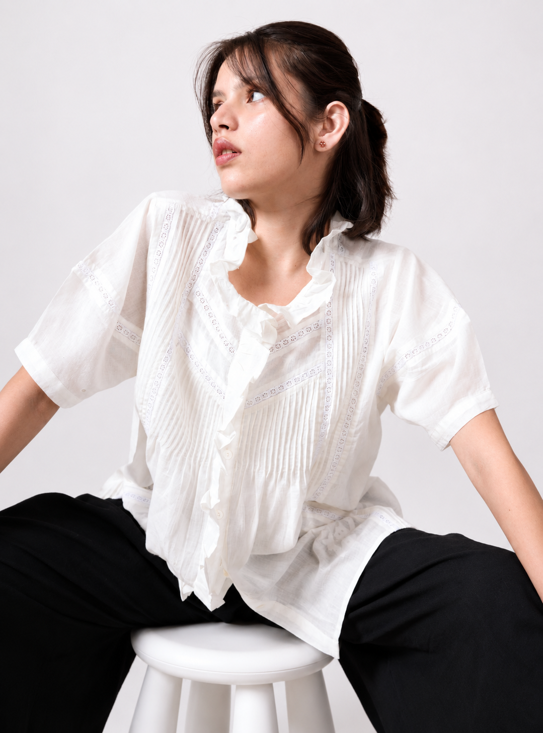Rio Blouse in White Handwoven Linen with Ruffle Collar
